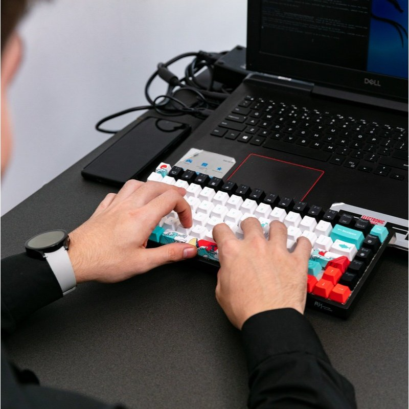 Ethical Hacking : Méthode et outillage pour l’audit de sécurité hardware des objets connectés